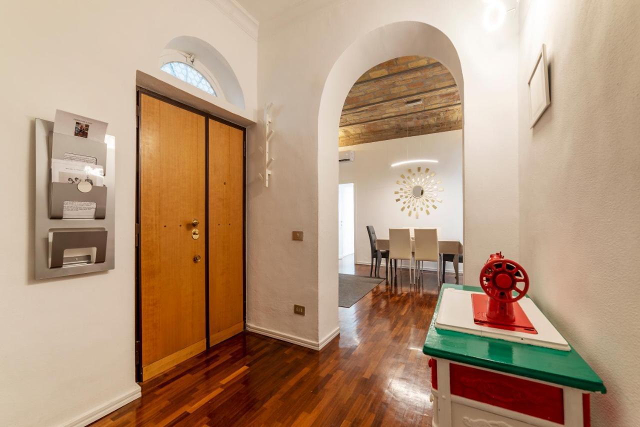 Fontana Di Trevi Design Apartment Rome Exterior photo